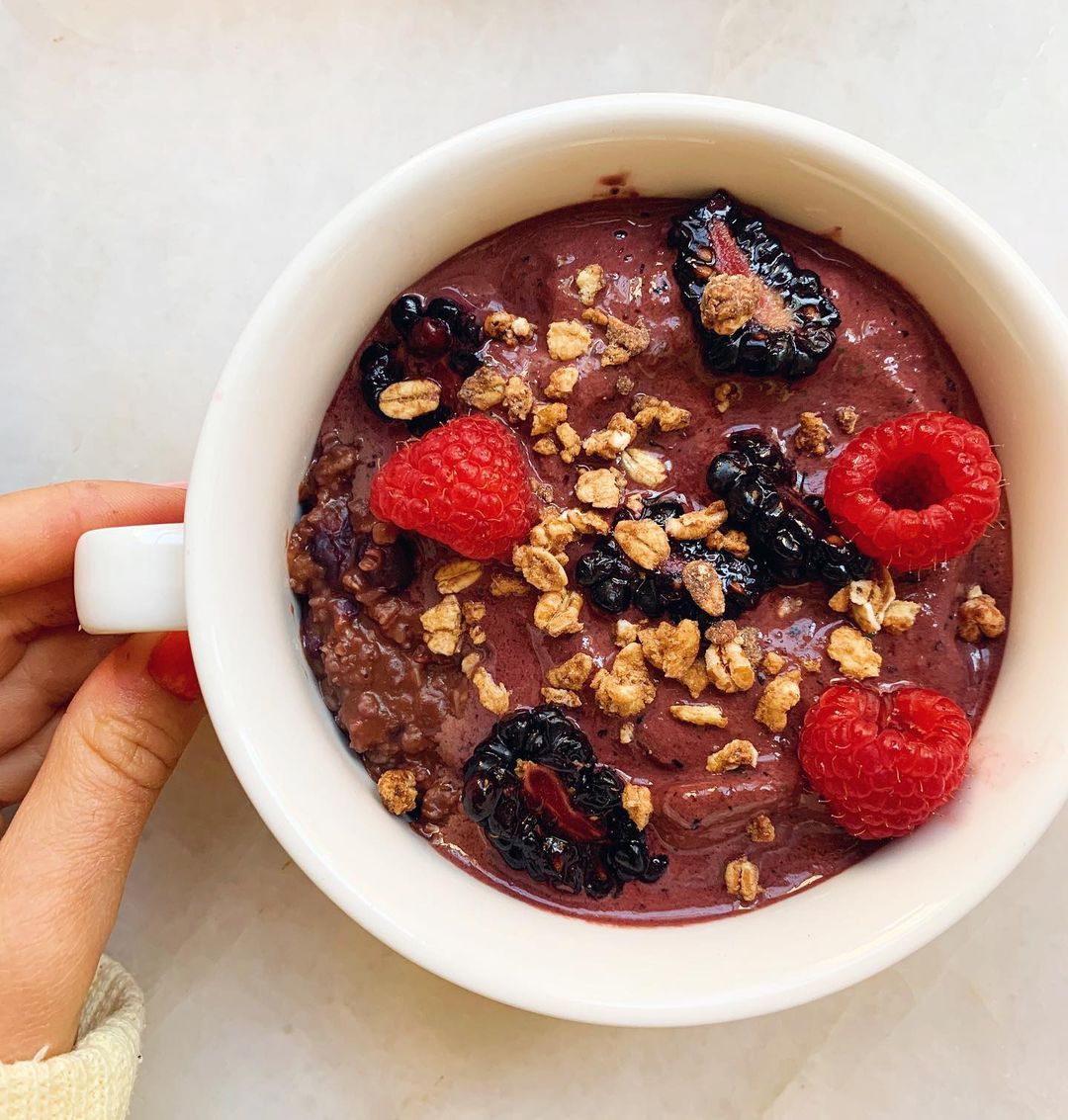 Oatmeal and Chocolate Cherry Smoothie Bowl