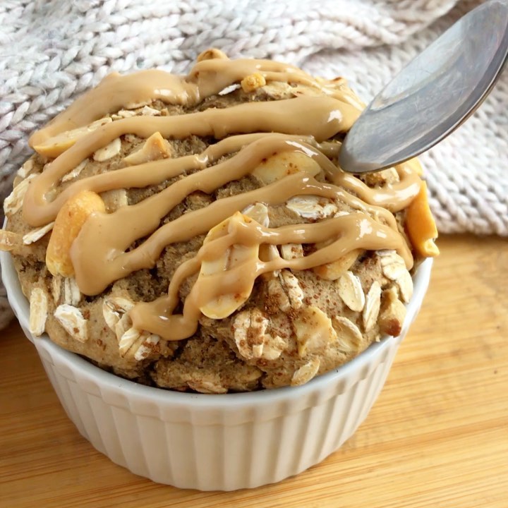 Peanut Butter & Cinnamon Breakfast Oat Cake