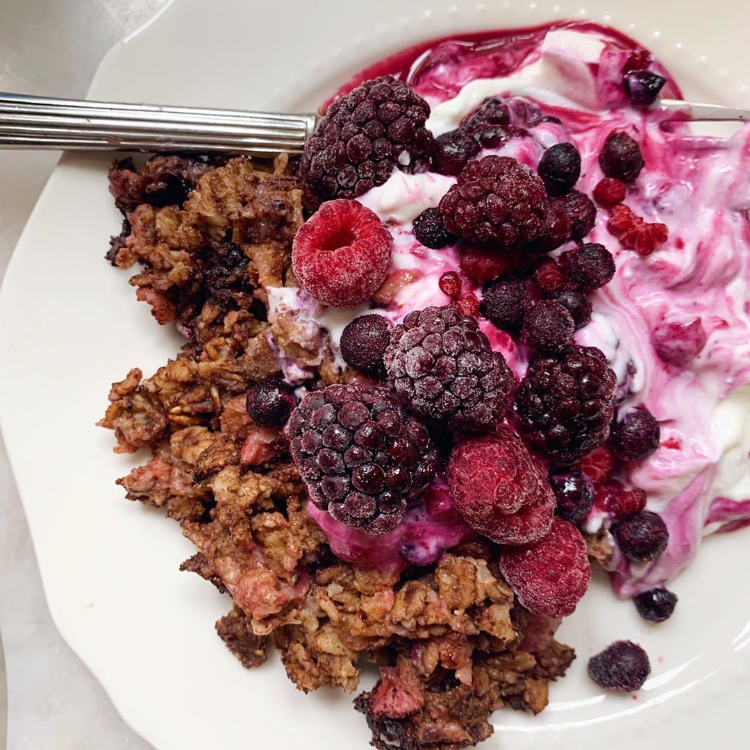 Chocolate Strawberry Baked Oatmeal