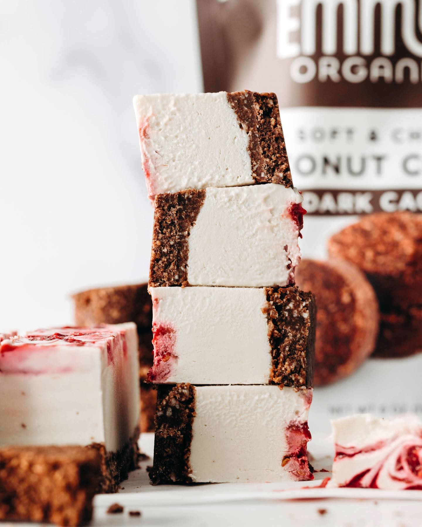 Dark Chocolate Raspberry Cheesecake Bars
