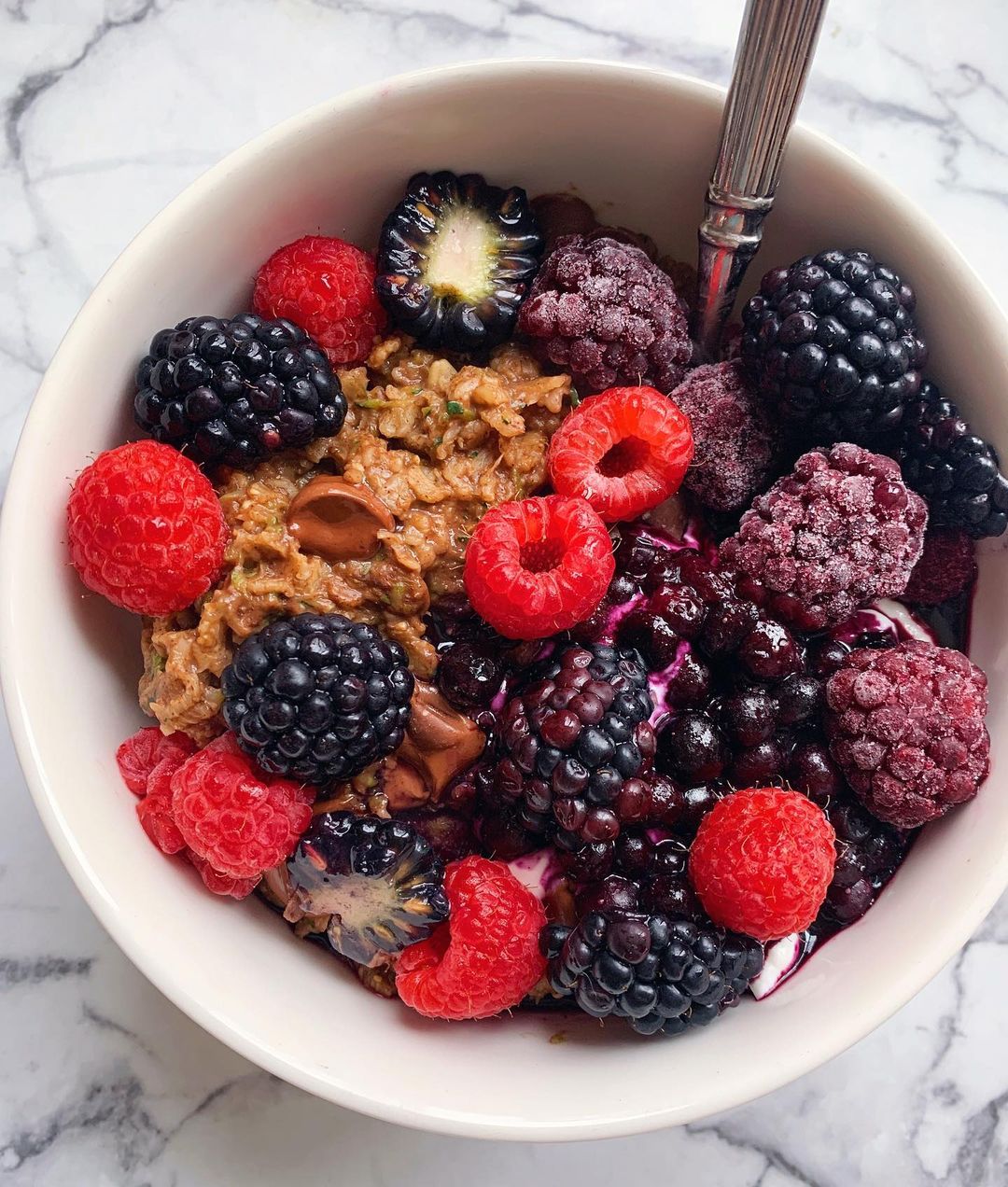 Chocolate Stovetop Zoats with Berries and Yogurt