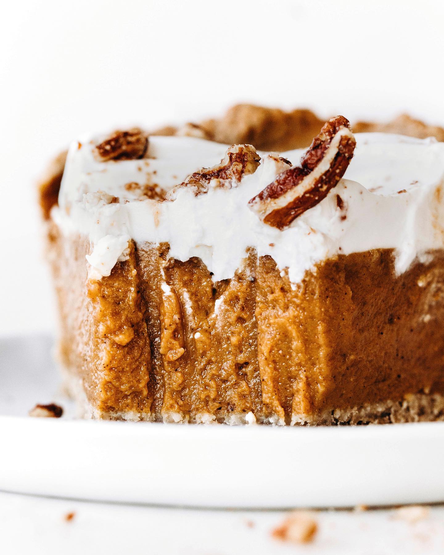 Easy Vegan Pumpkin Pie with Gluten-Free Oat Flour Crust