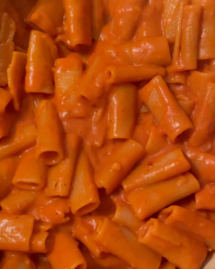 One Pot Spicy Rigatoni Pasta Dish