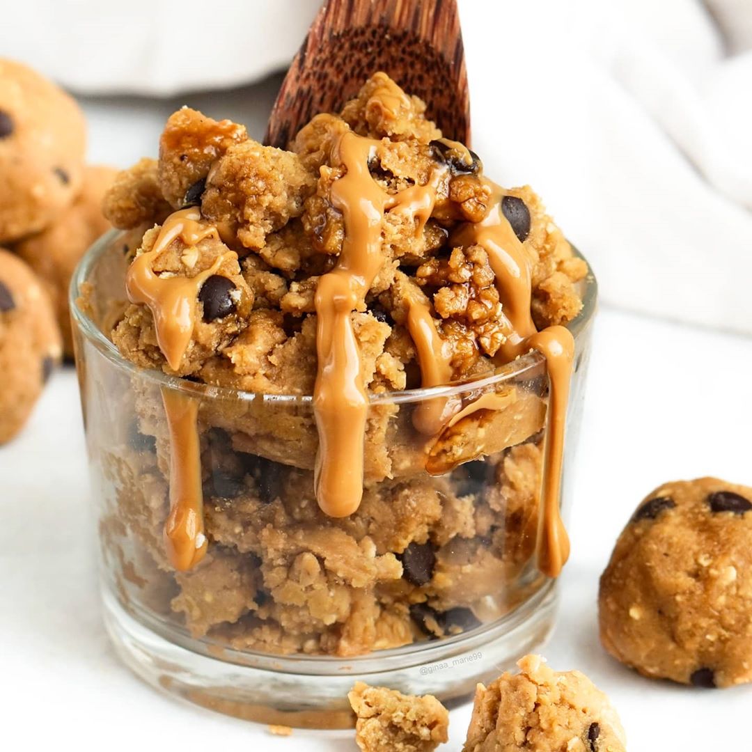Healthy Peanut Butter Chocolate Chip Cookie Dough