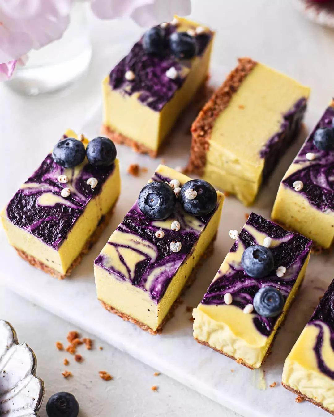 Easy Berry Lemon Cheesecake