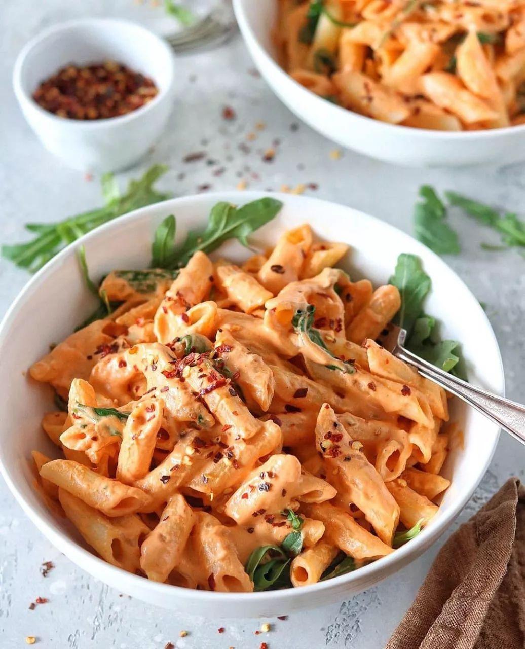 Smoky and Creamy Roasted Red Pepper Pasta