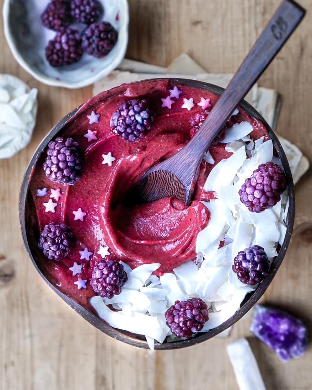 Creamy Berry Nicecream Bowl