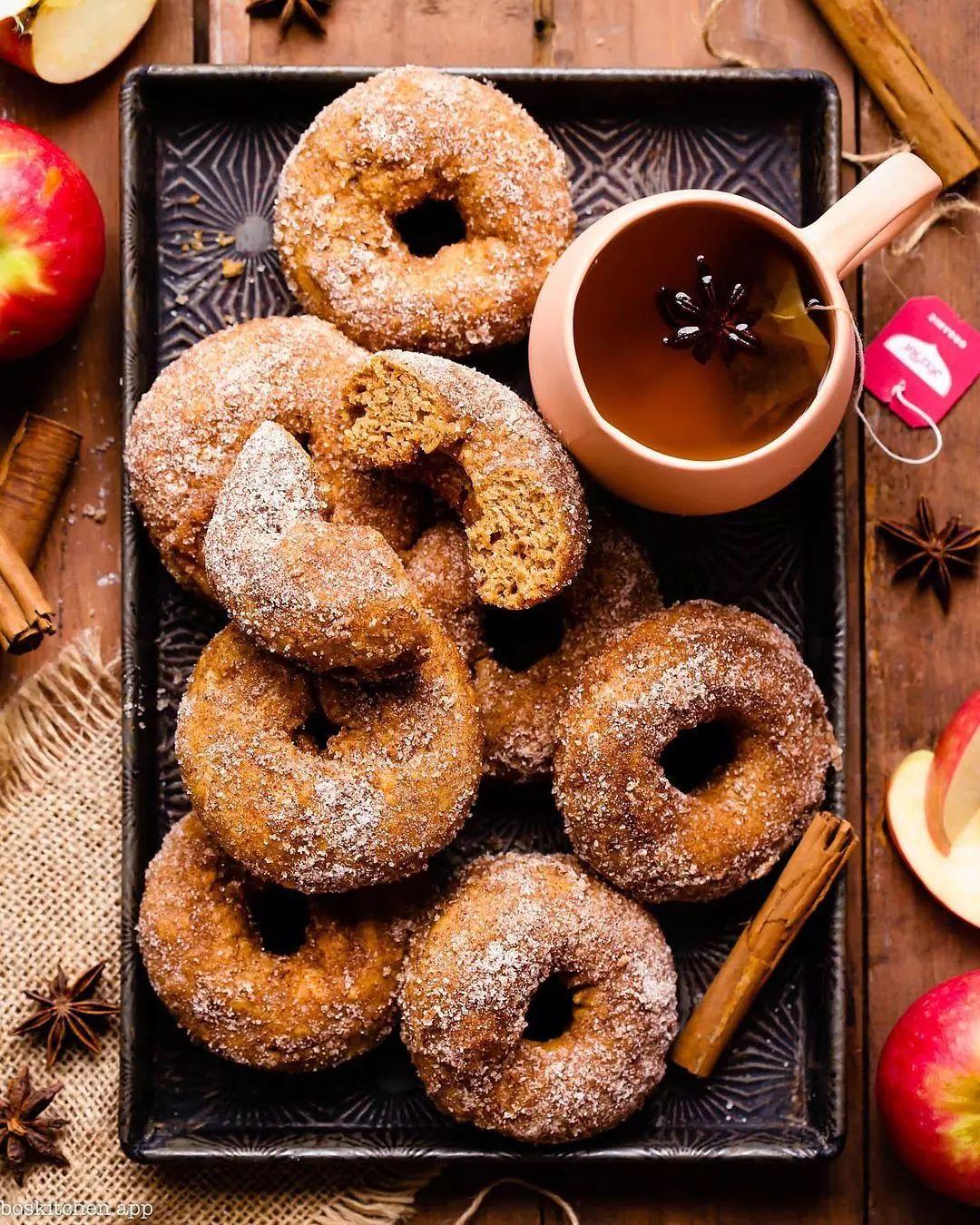 Baked Vegan Apple Donuts