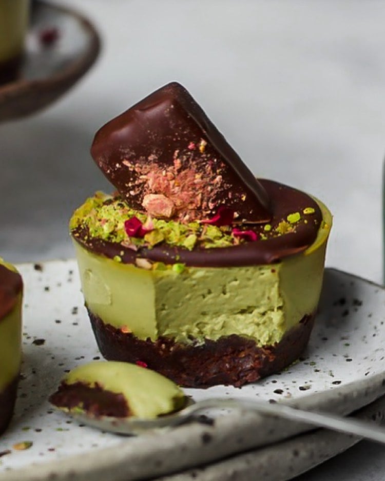 No-Bake Pistachio Chocolate Cheesecakes