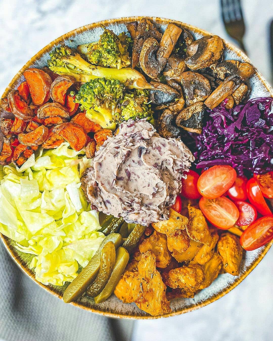 Creamy Bean Dip Veggie Bowl
