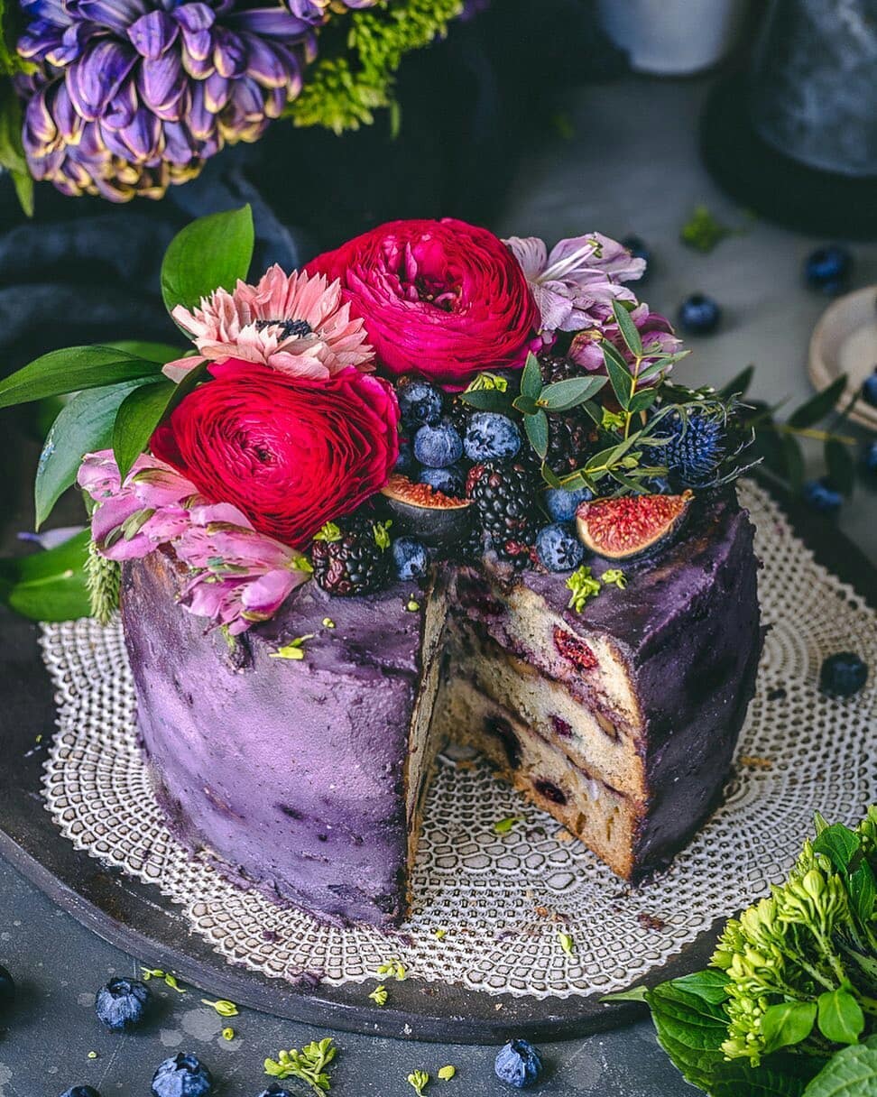 Easy Vegan Raspberry Cake