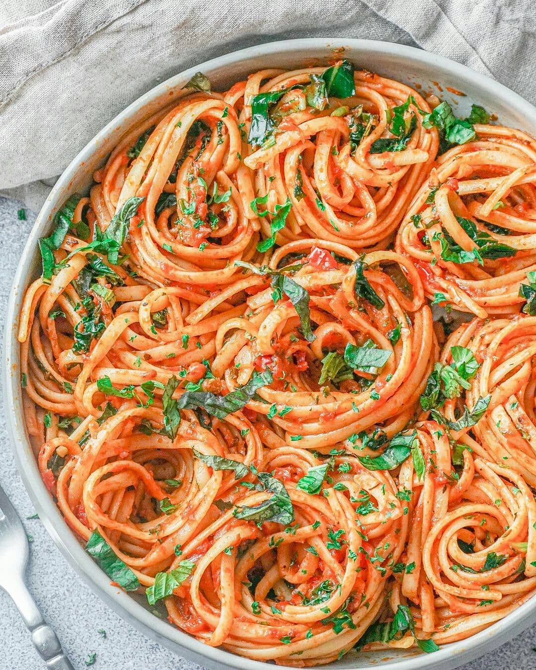 Roasted Red Pepper Linguine with Kale