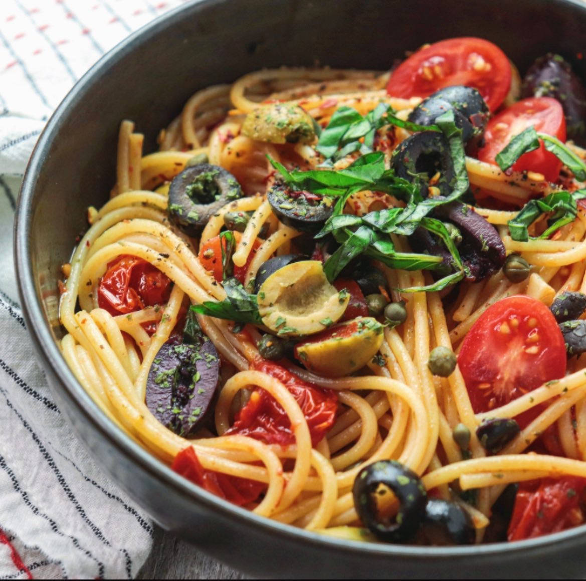 Easy Italian Pasta Puttanesca