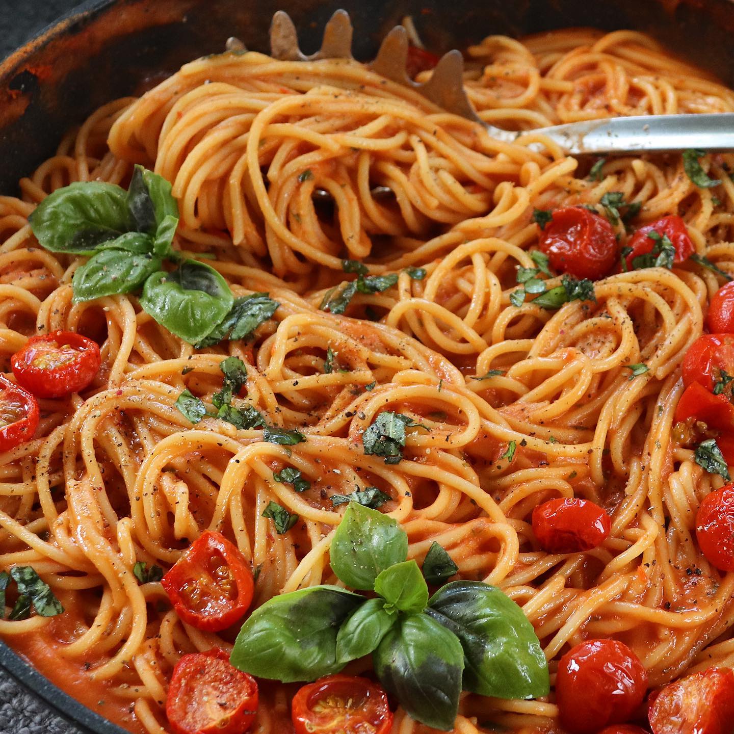 Roasted Red Pepper Creamy Pasta
