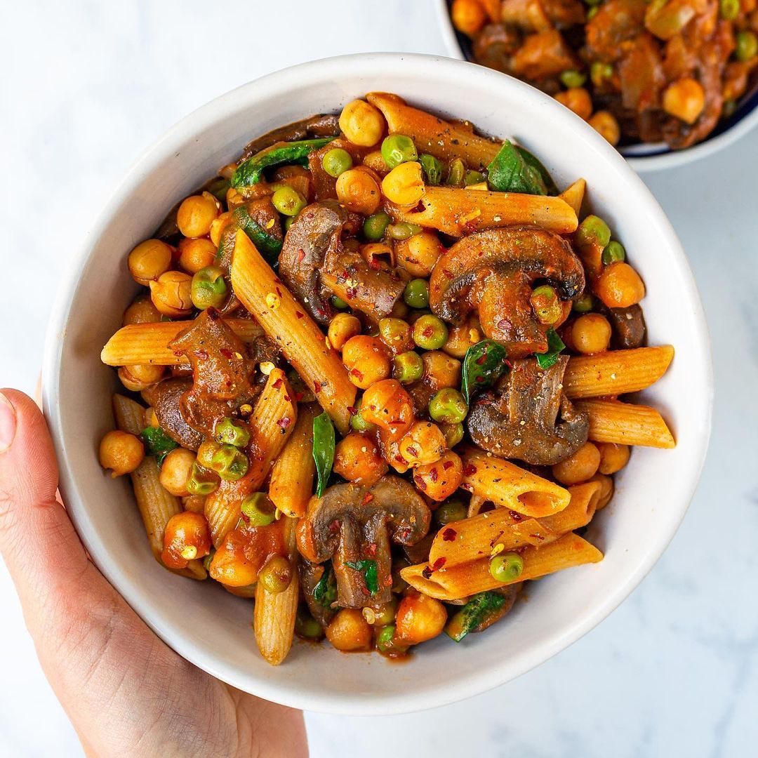 Creamy Mushroom and Chickpea Pasta