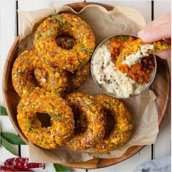 Baked Chana Dal Vada with Chutneys