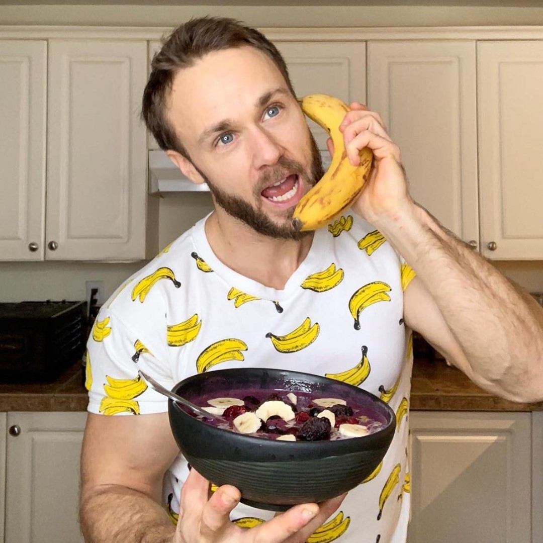 Easy Banana Berry Smoothie Bowl