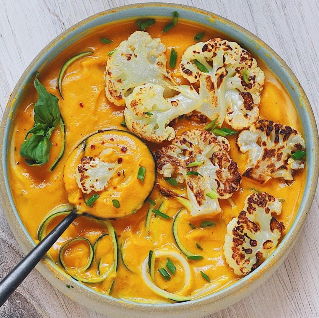 Roasted Cauliflower and Curry Soup