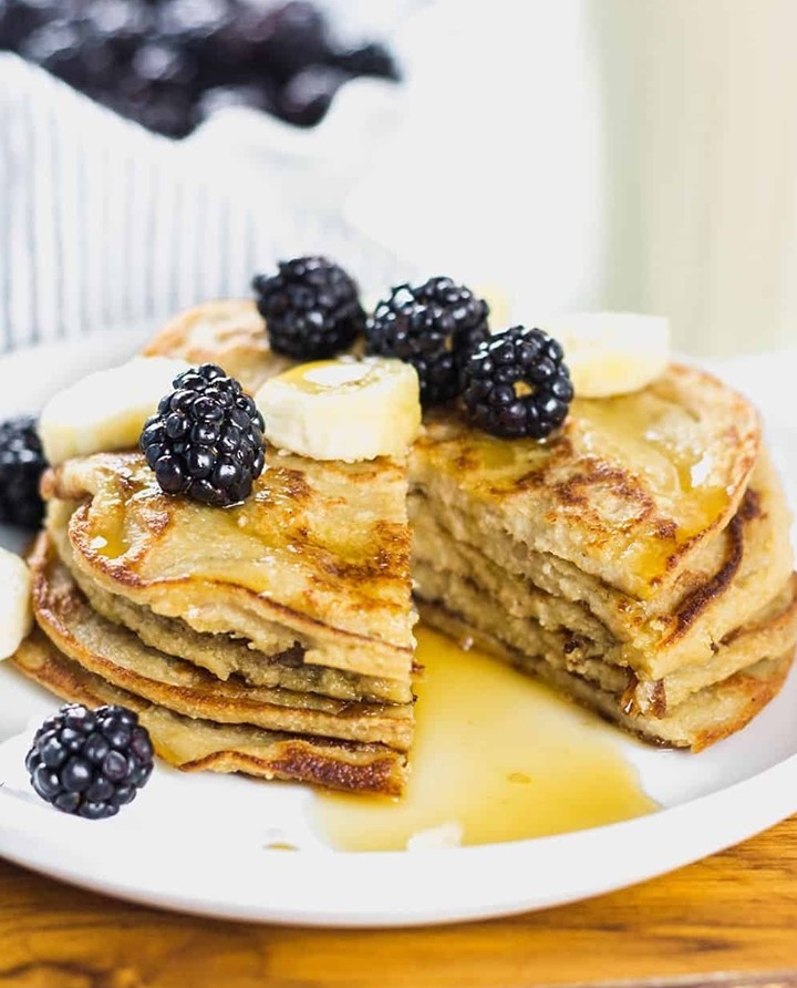 Fluffy Banana Oatmeal Pancakes