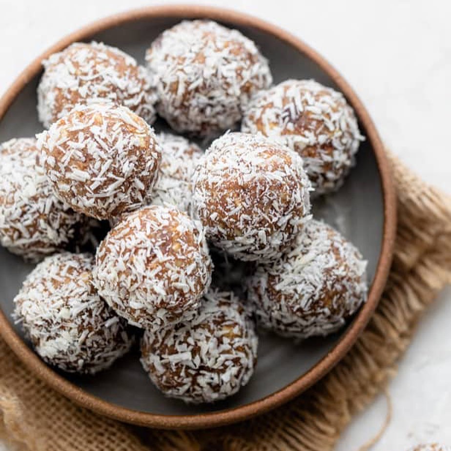 Pecan and Date Energy Bites