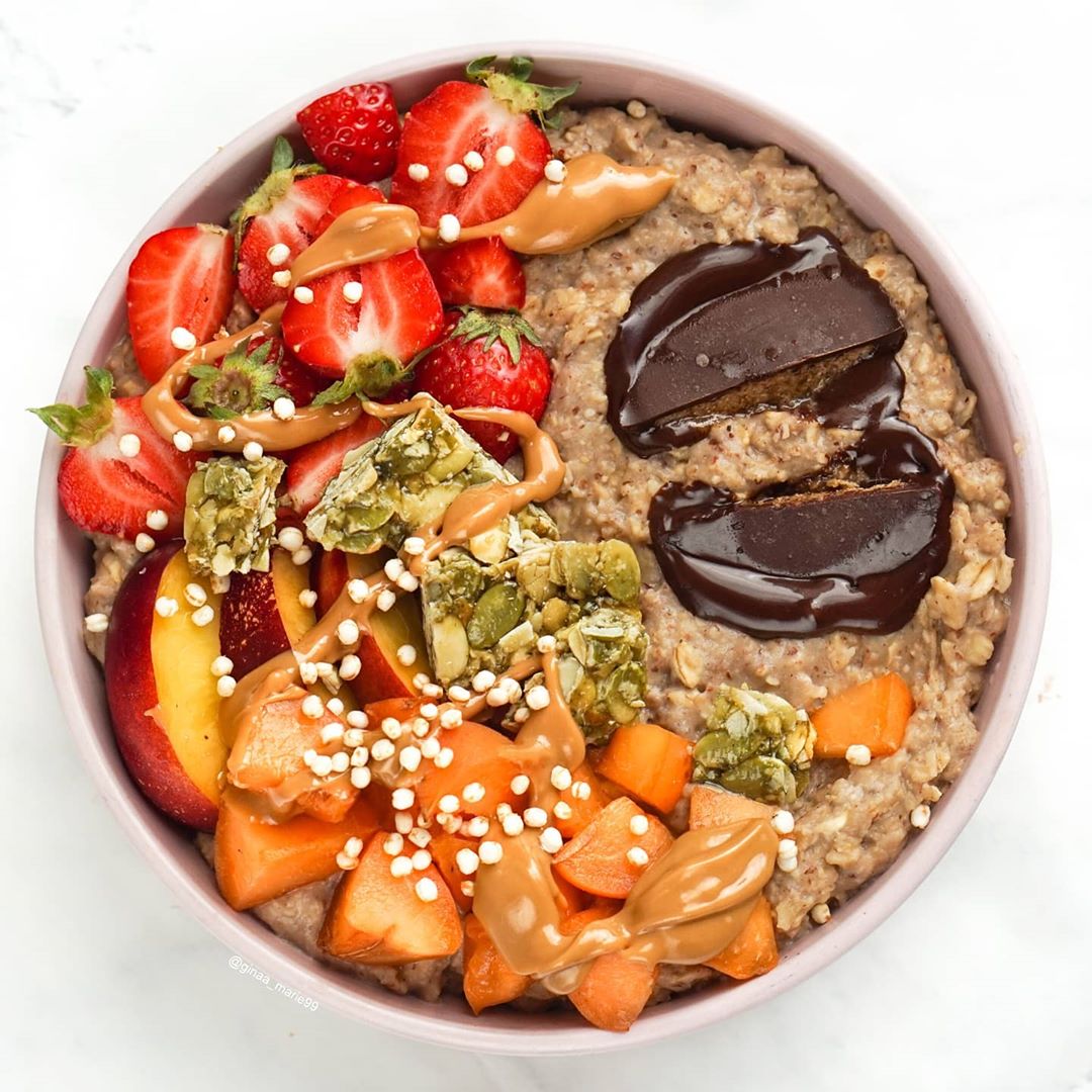 Vanilla Toffee Protein Oats with Fresh Fruits