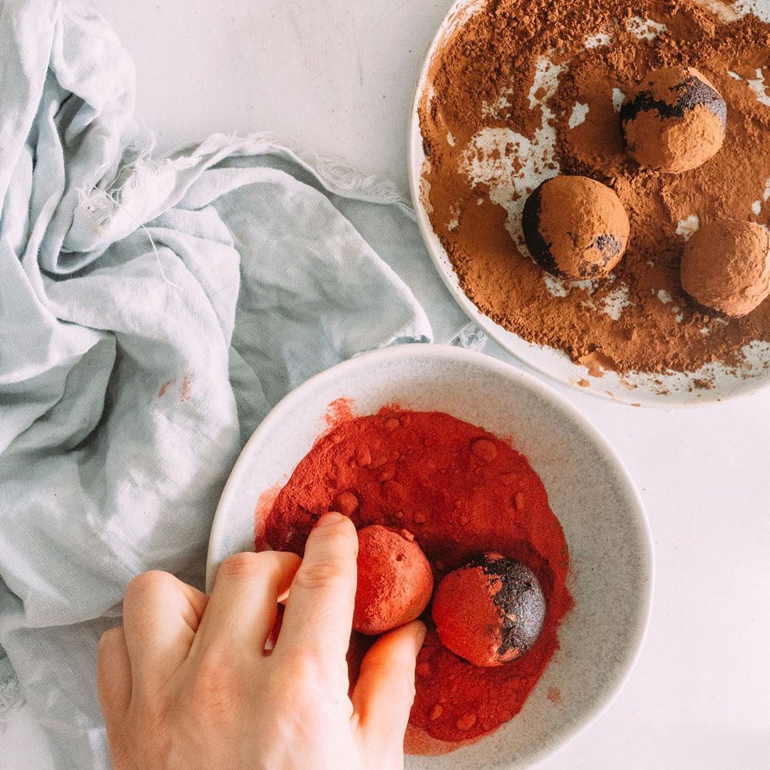 No-Bake Red Velvet Cake Balls