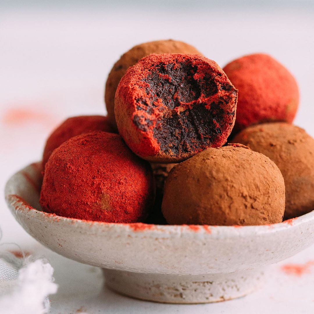 No-Bake Red Velvet Cake Balls
