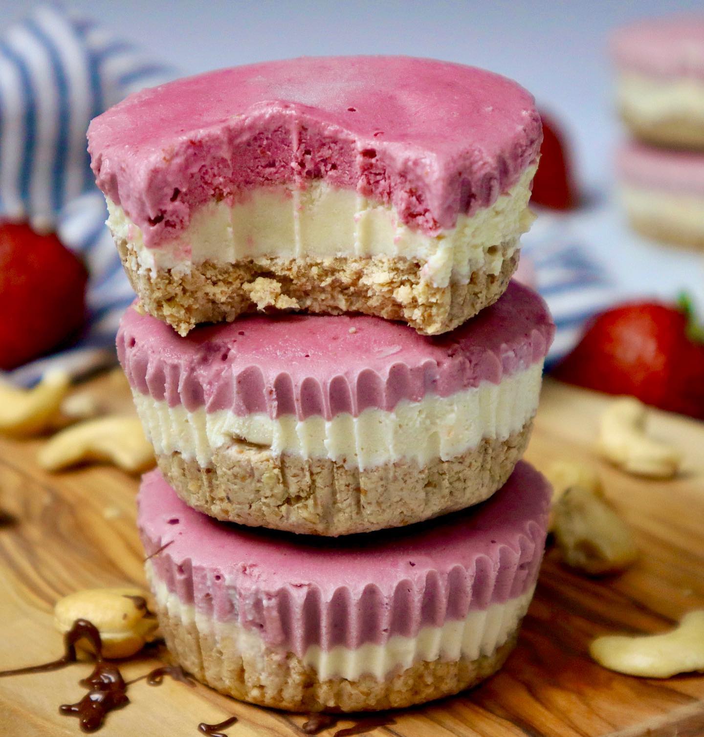 No-Bake Strawberry Cheesecake Cups