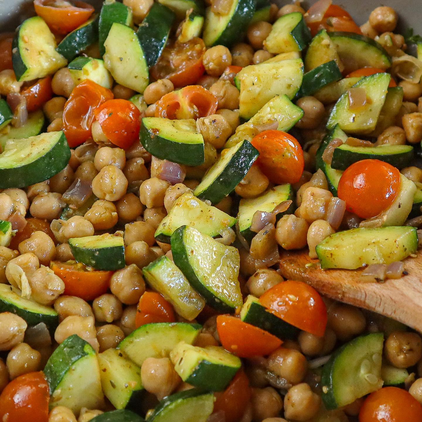 Quick Mediterranean-Style Chickpea Salad