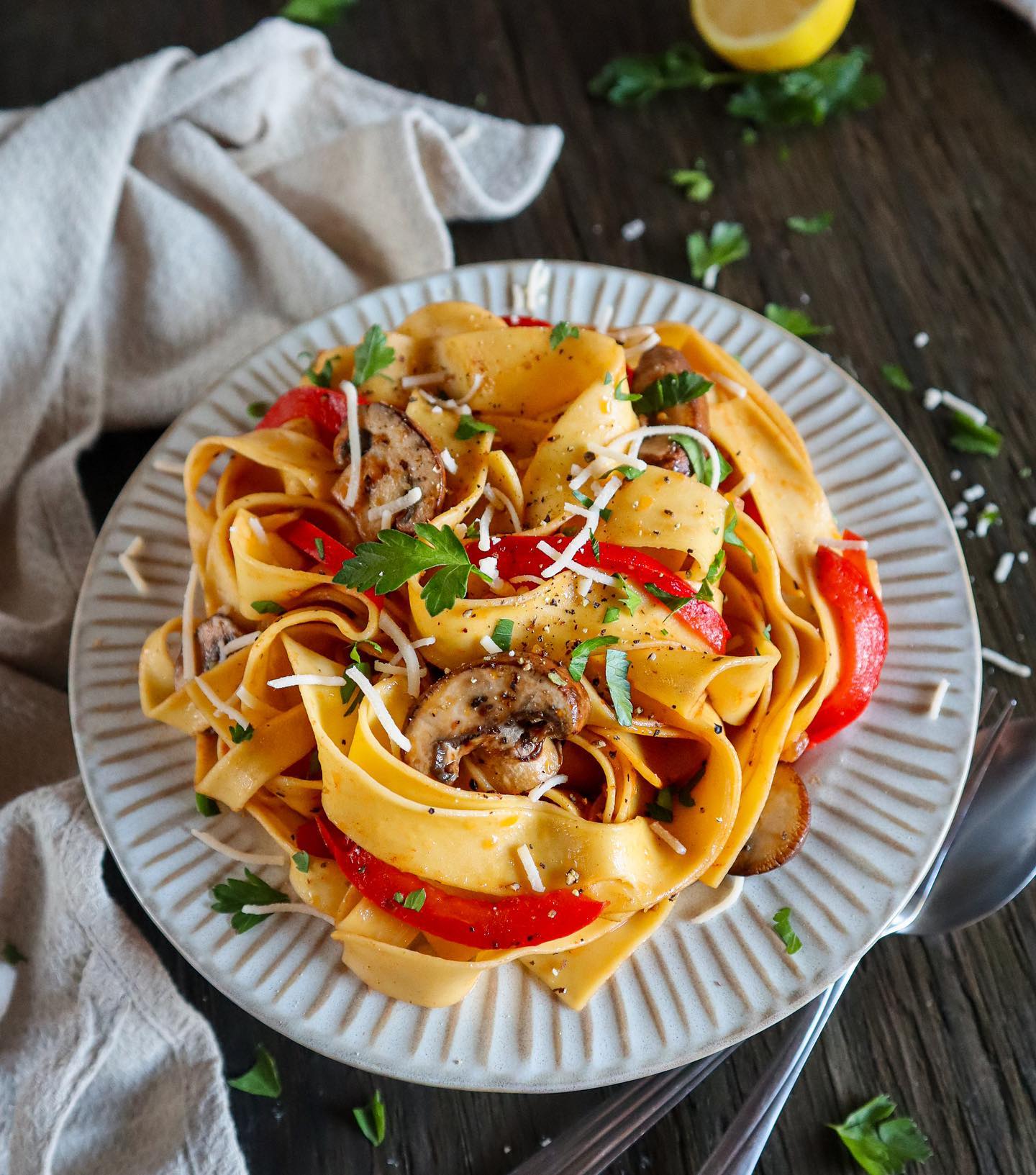 Lemony Tomato & Black Garlic Pasta Sauce