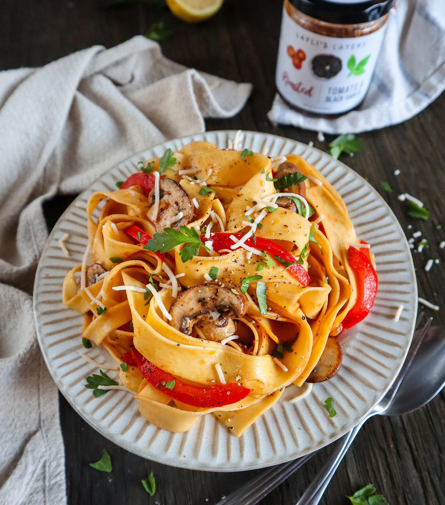 Lemony Tomato & Black Garlic Pasta Sauce