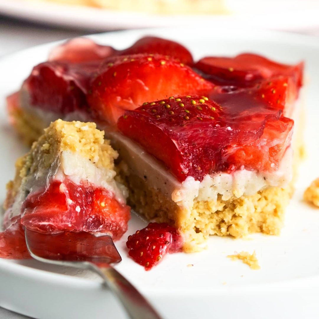 Strawberry Pudding Cake