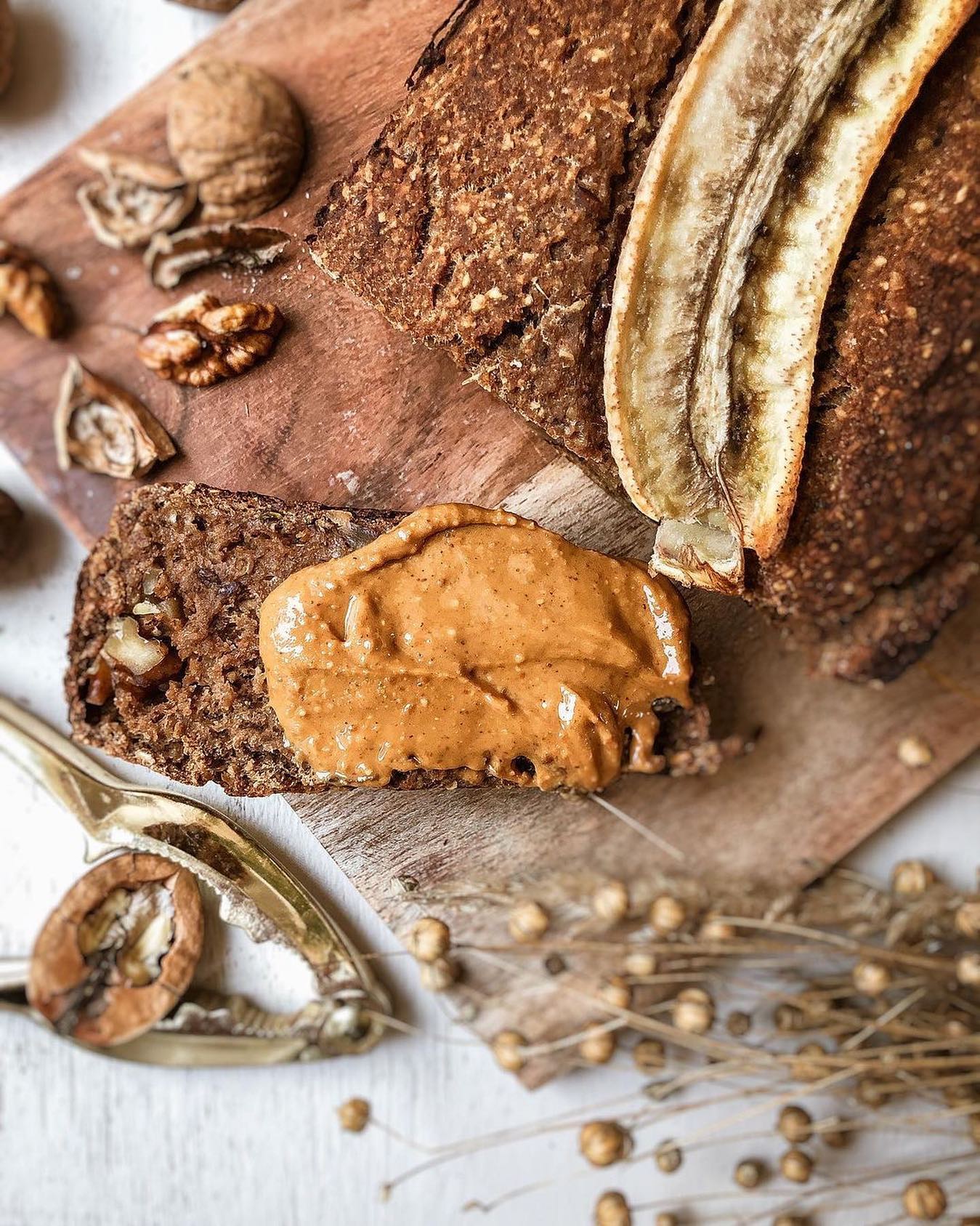 Banana Bread with Walnuts