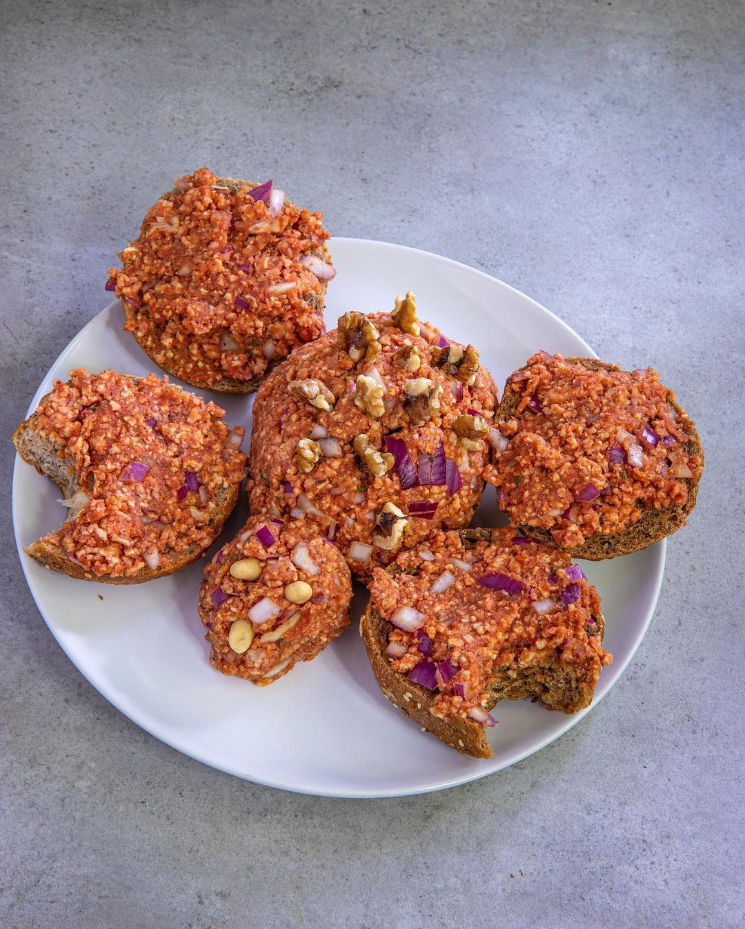 Vegan Mett Spread with Brown Rice Cakes