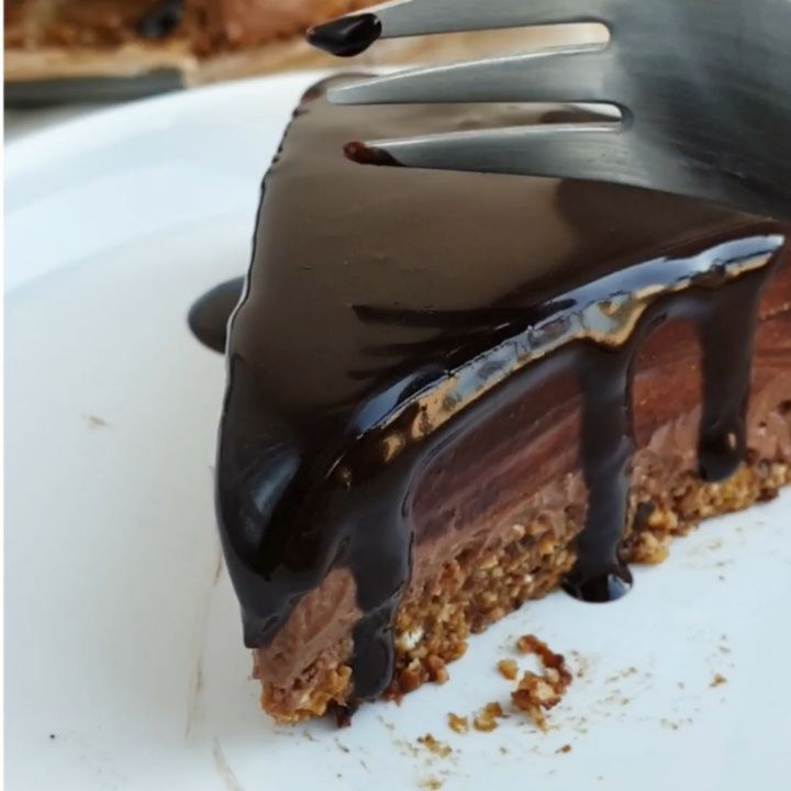 No-Bake Chocolate Mousse Cake