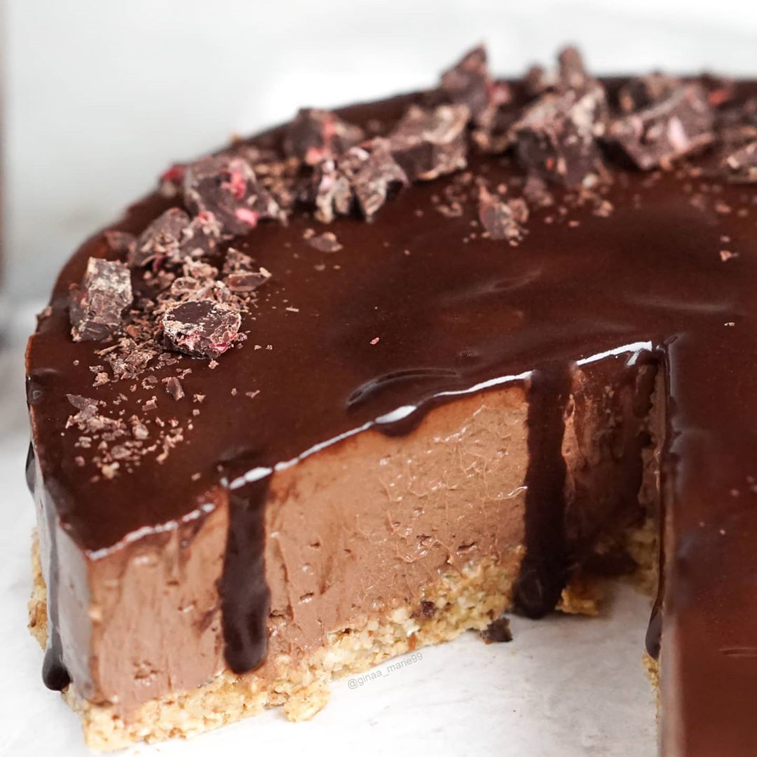 No-Bake Chocolate Mousse Cake