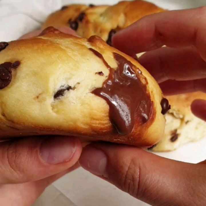 Chocolate Yeast Buns