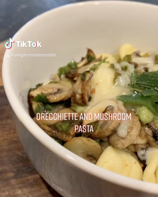 Vegan Pasta with Mushrooms and Spring Onions