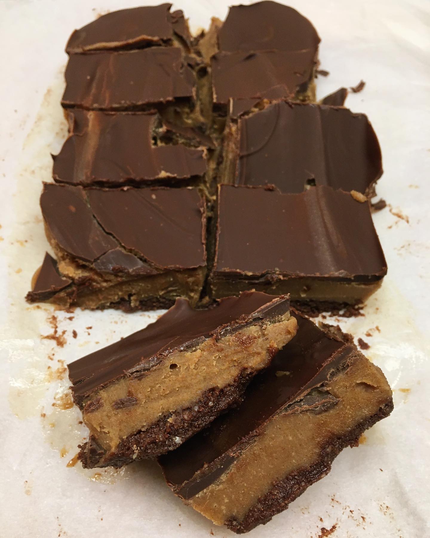 No-Bake Chocolate Almond Butter Bars