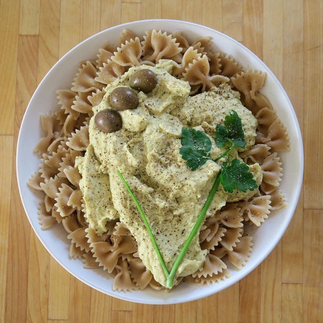 Vegan Chocolate Hummus with Chickpeas and Dates