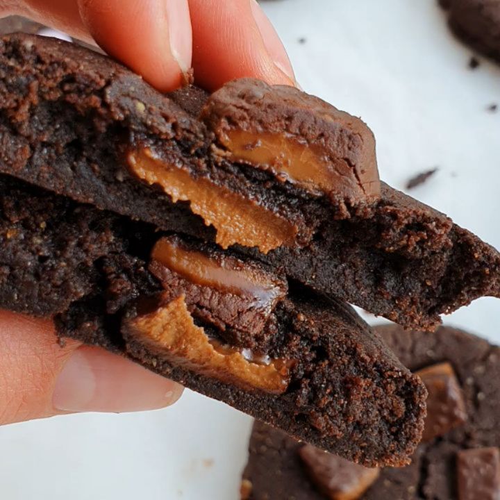 Delicious Stuffed Cookies with Chocolate Variation