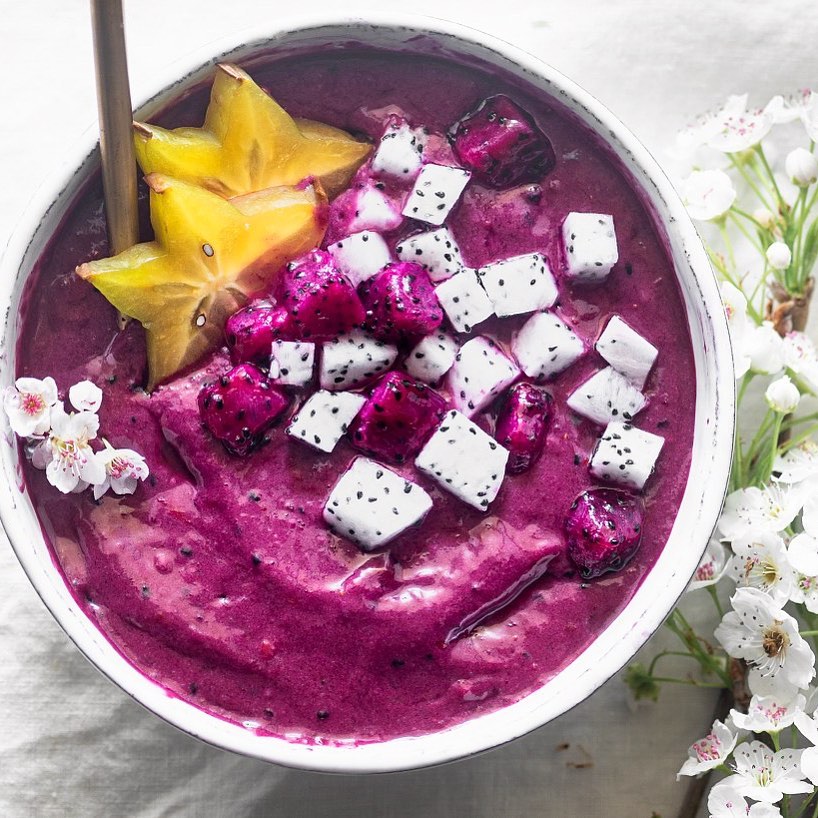 Refreshing Vegan Pitaya Smoothie Bowl