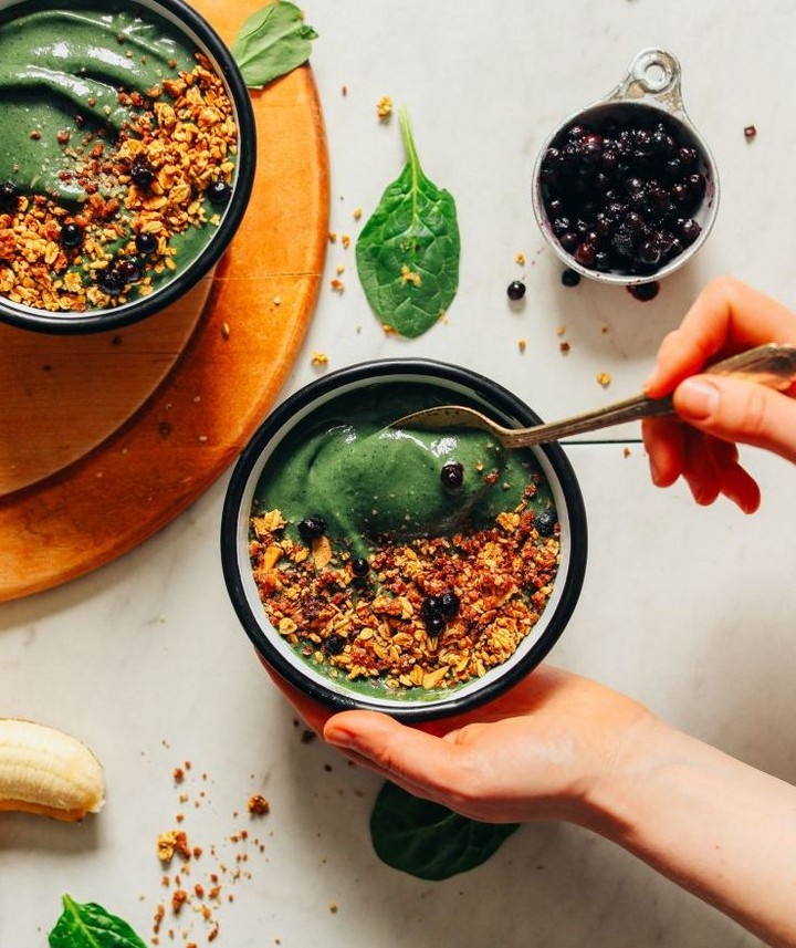 Peanut Butter Banana Spirulina Smoothie Bowl