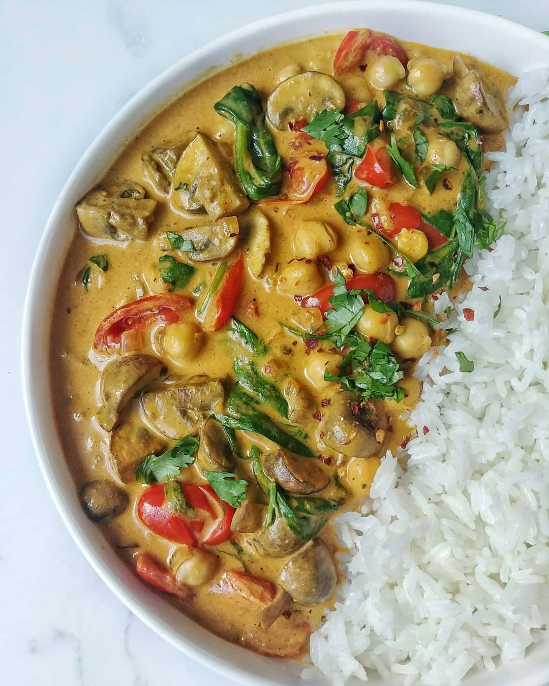 Chickpea Spinach and Mushroom Curry