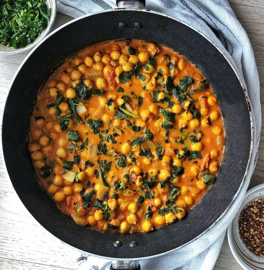 Simple 25-Minute Chickpea Curry