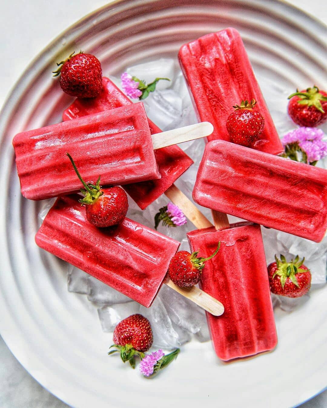 Homemade Strawberry and Raspberry Popsicles