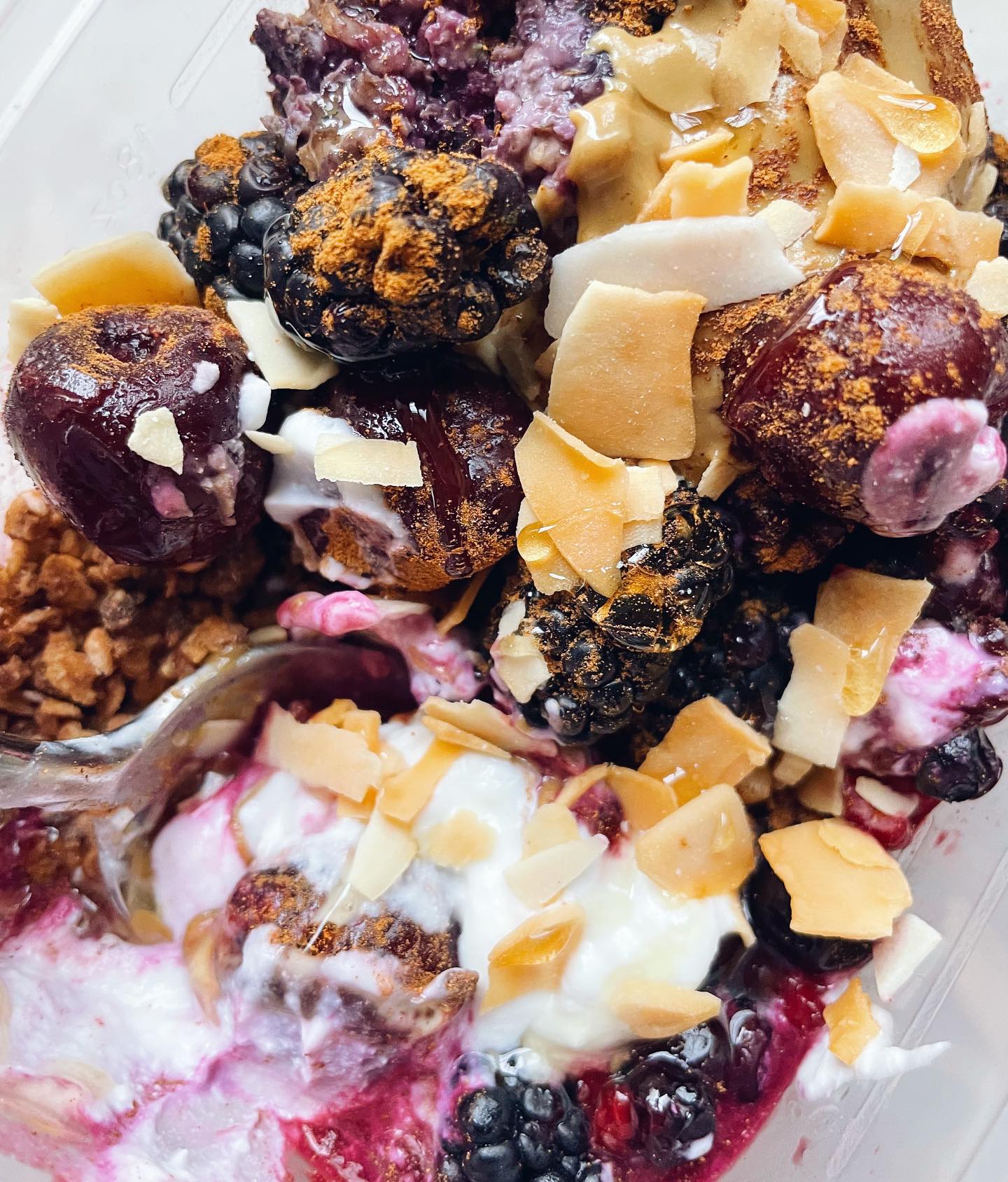 Baked Oatmeal with Yogurt and Berries