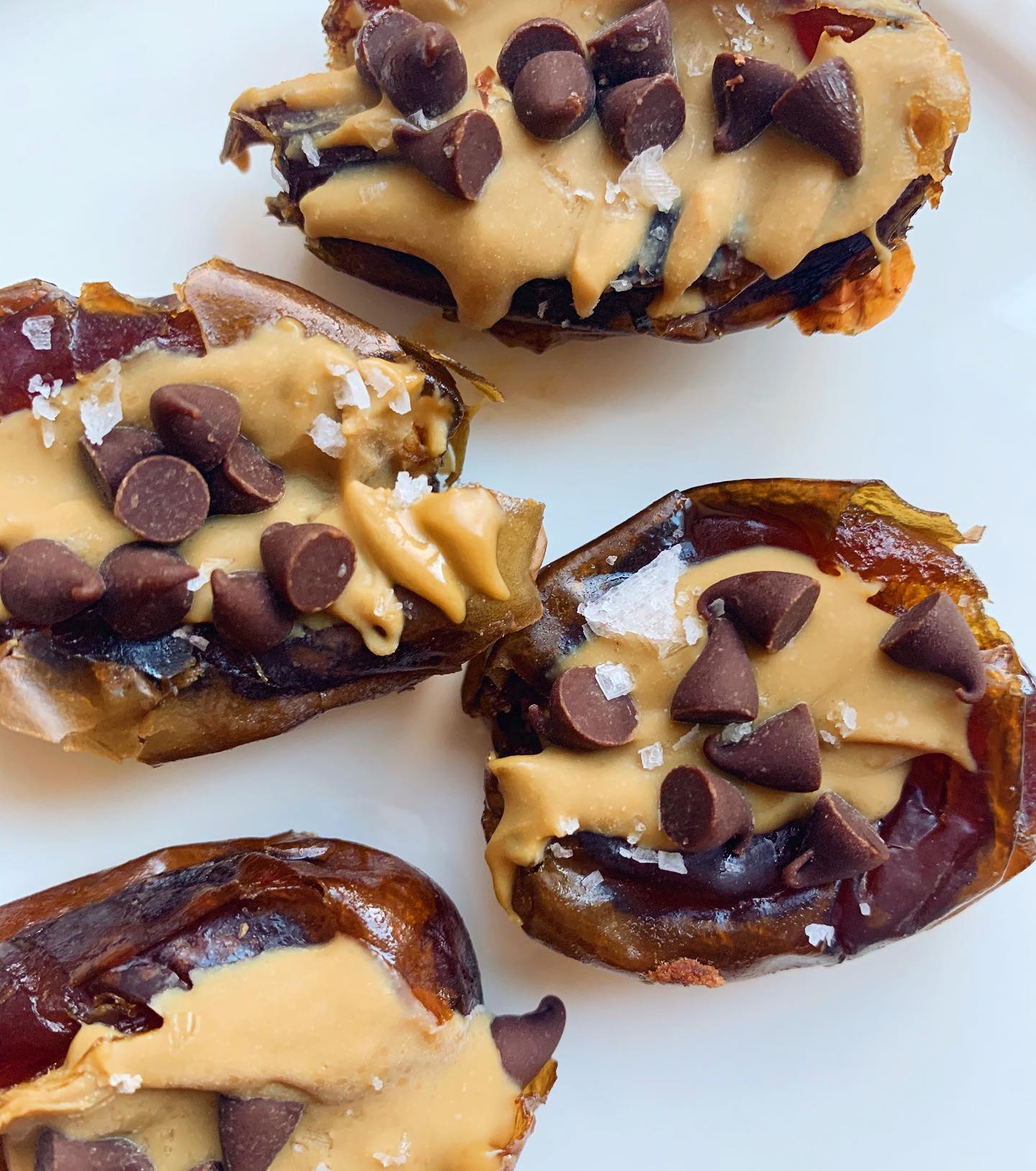Stuffed Dates with Sunbutter and Chocolate Chips