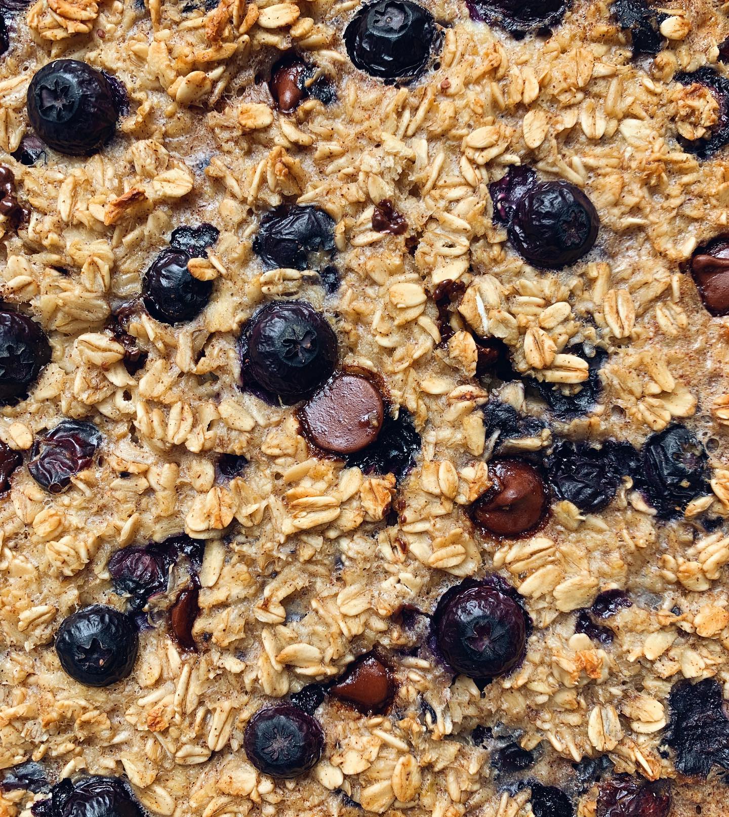 Chocolate Blueberry Baked Oatmeal