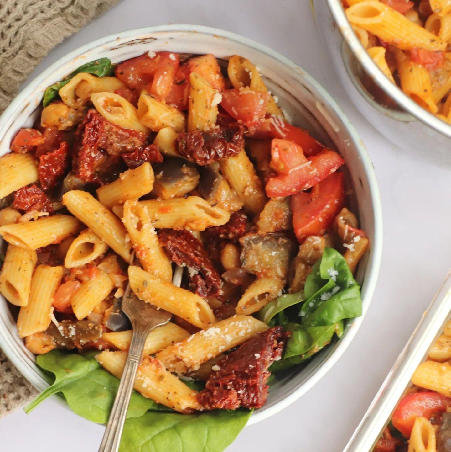 Quick One-Pot Chickpea and Vegetable Pasta